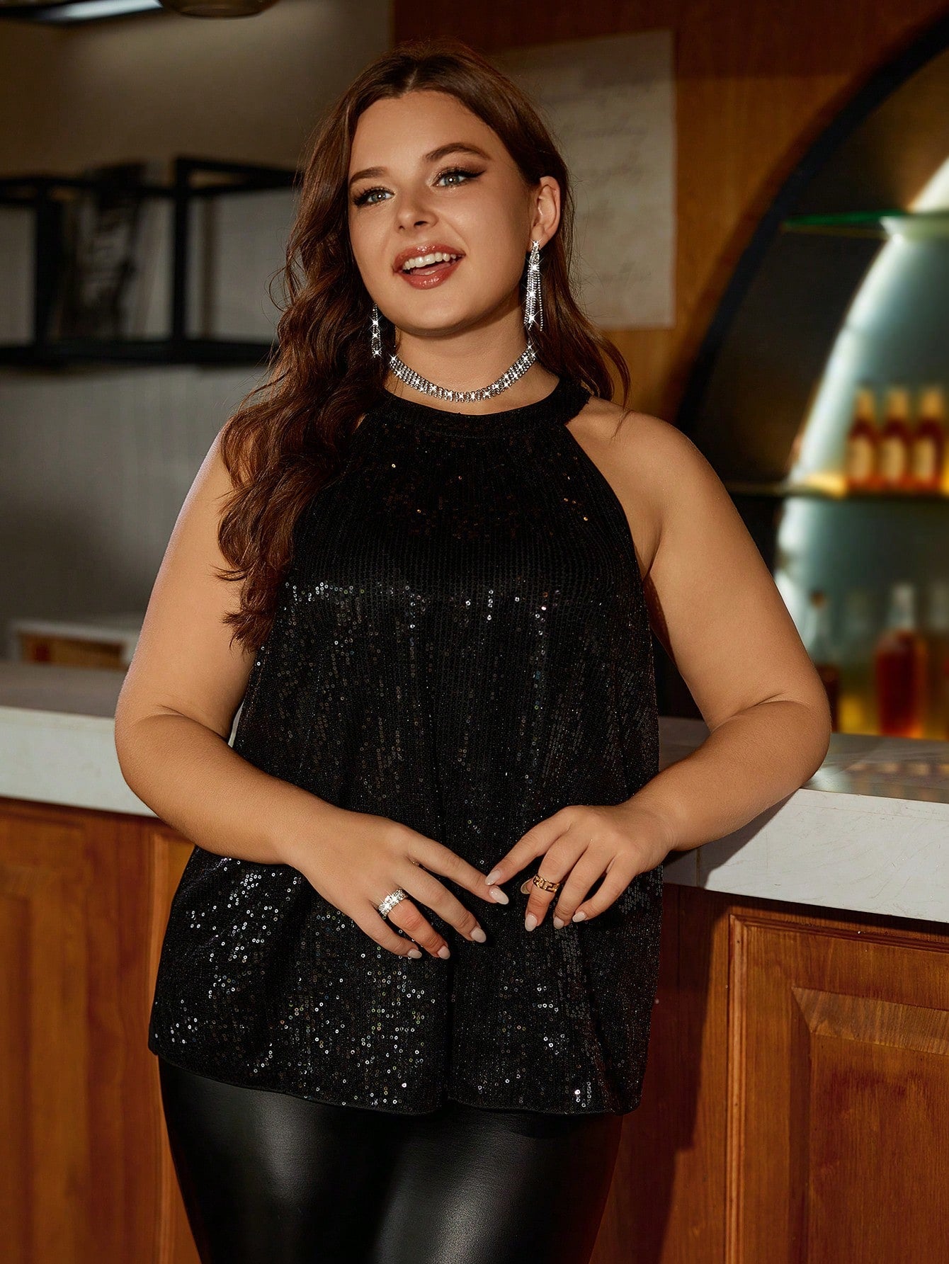 Blusa feminina de festa com lantejoulas Carolay. Plus Size