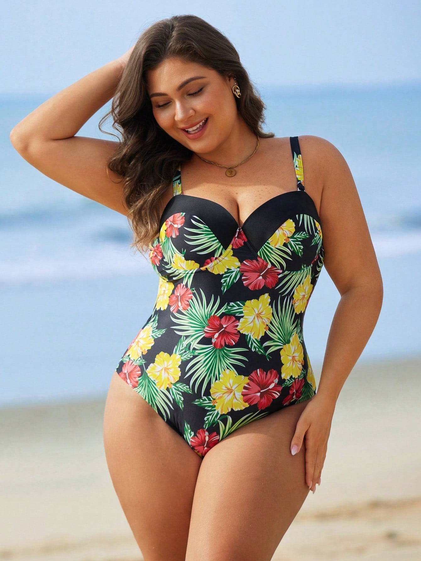 Maiô feminino com estampa florar e sutiã com armação Gracia. Plus Size