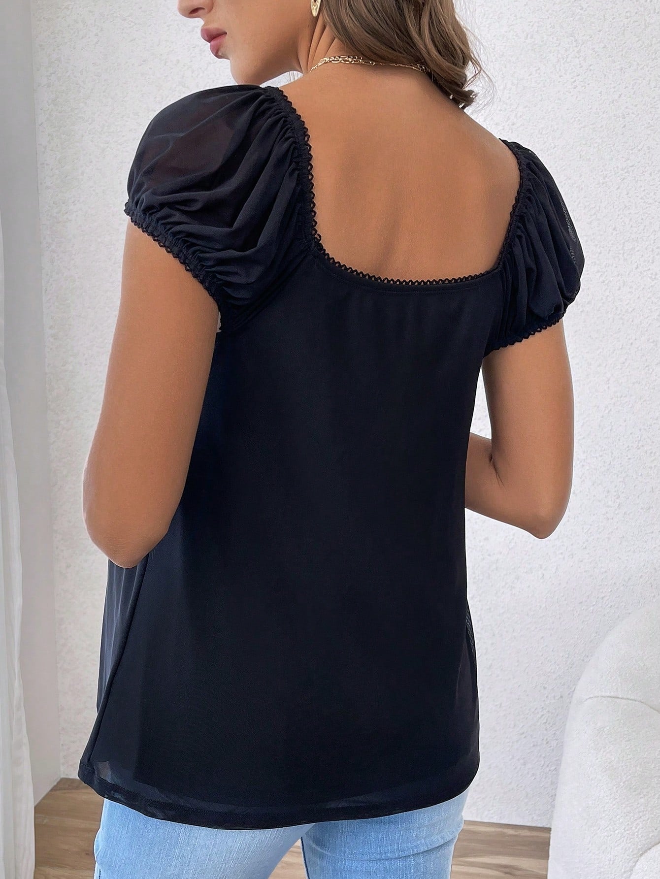 Blusa materna com detalhe de renda Lissa