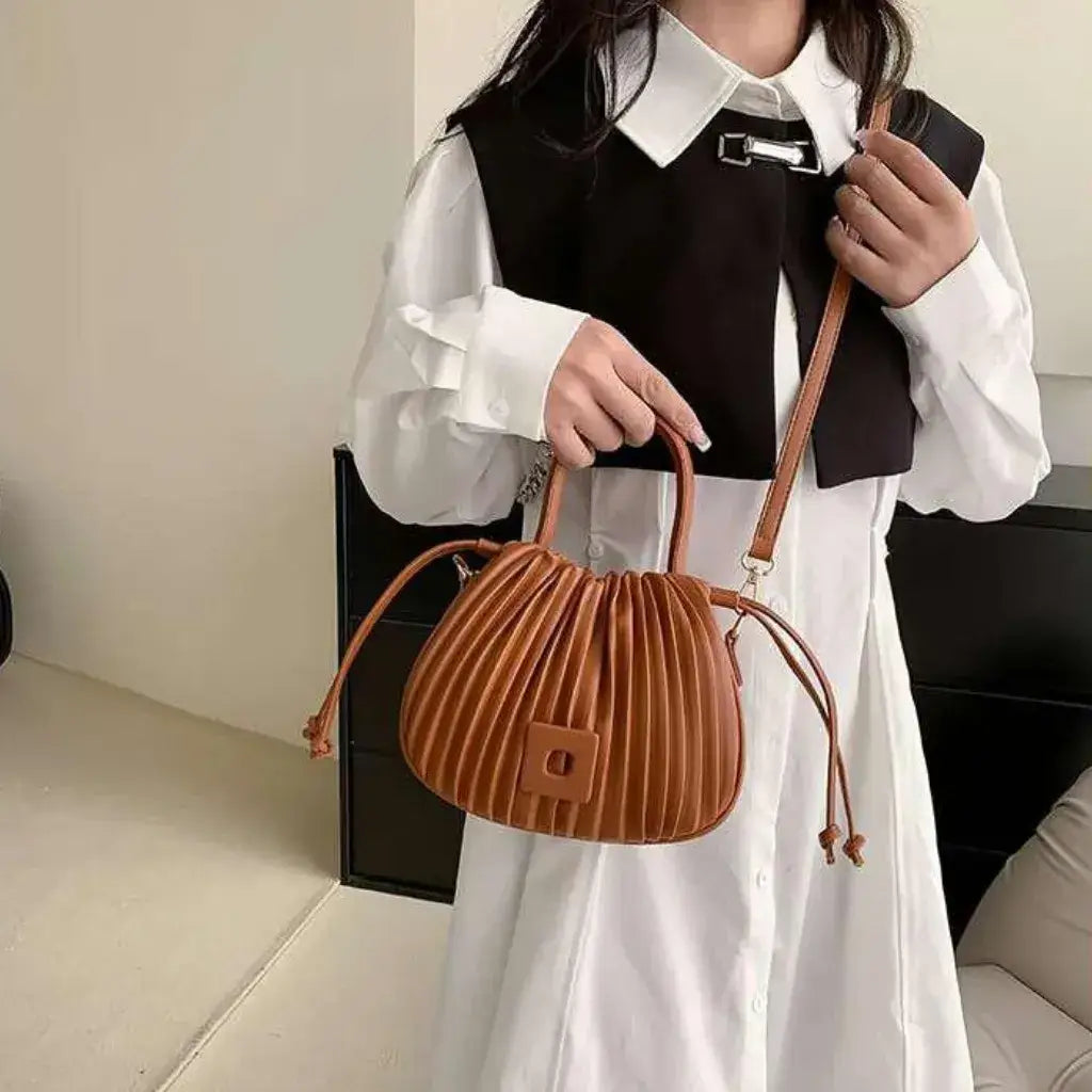 Bolsa Feminina de Couro Modelo Anna Caramelo