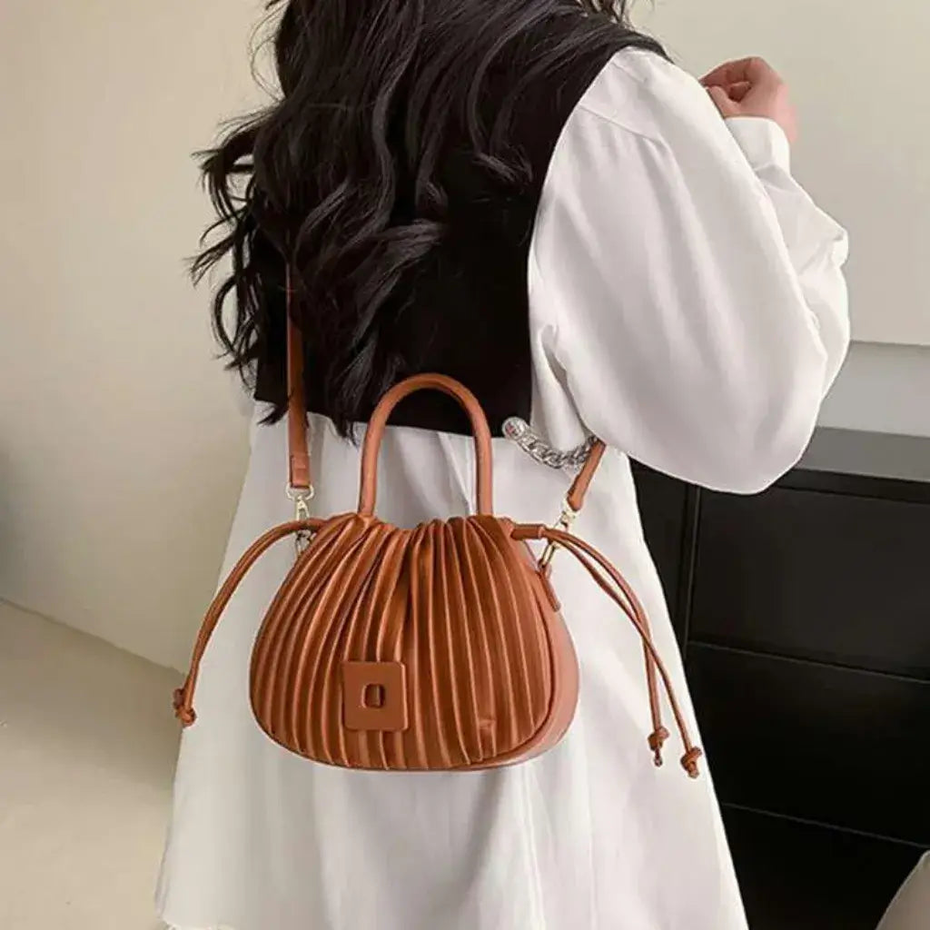 Bolsa Feminina de Couro Modelo Anna Caramelo