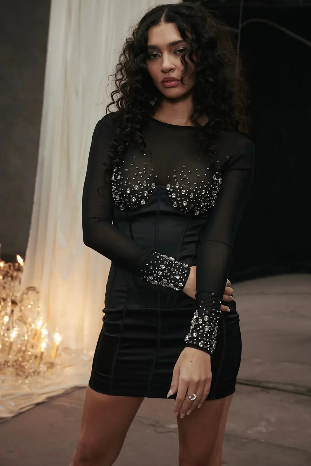 Vestido Curto Preto Modelador Com Cristais Refletivos Modelo Anastasia