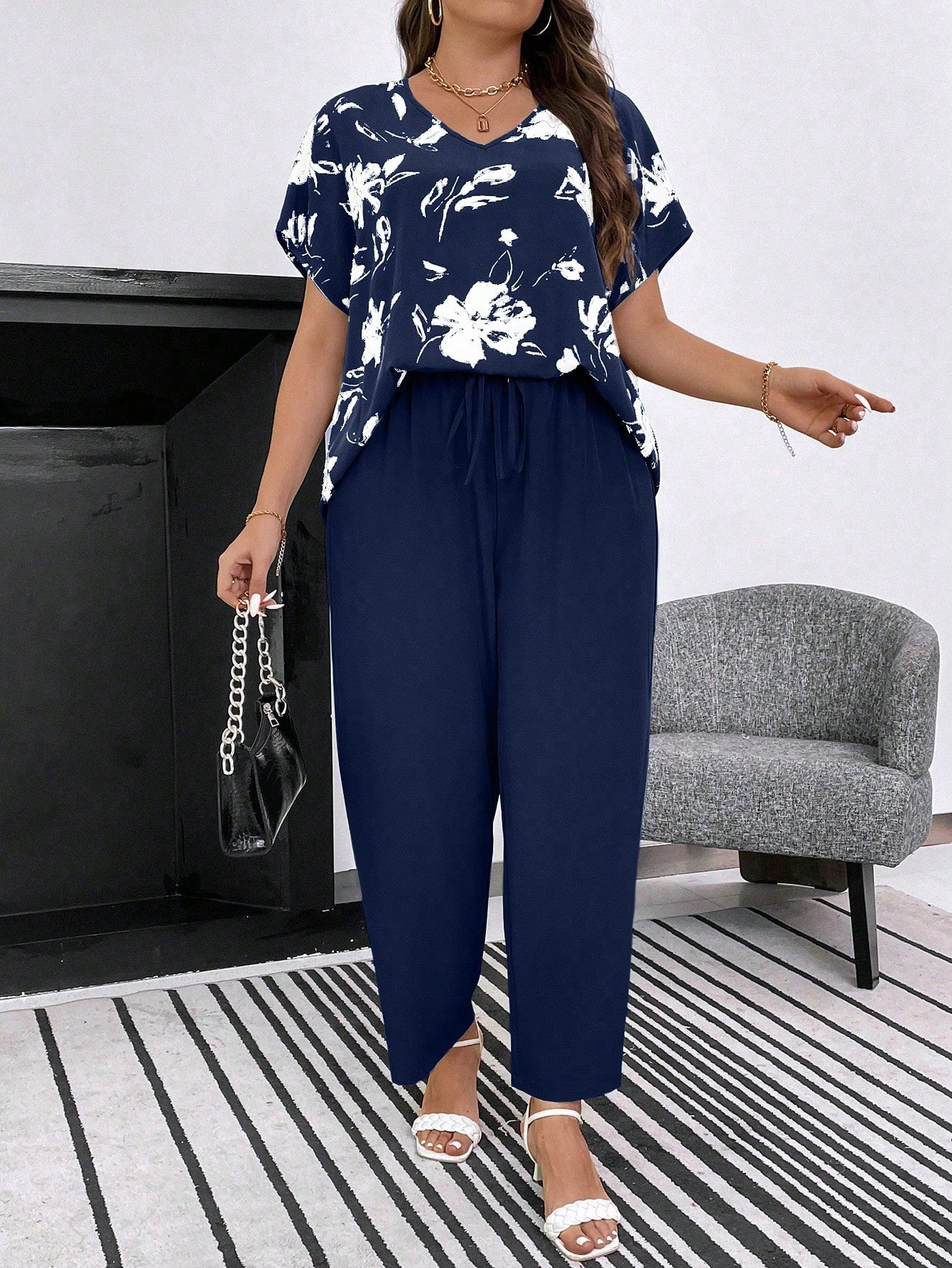 Conjunto Feminino de Blusa e Calça Gina. Plus Size.