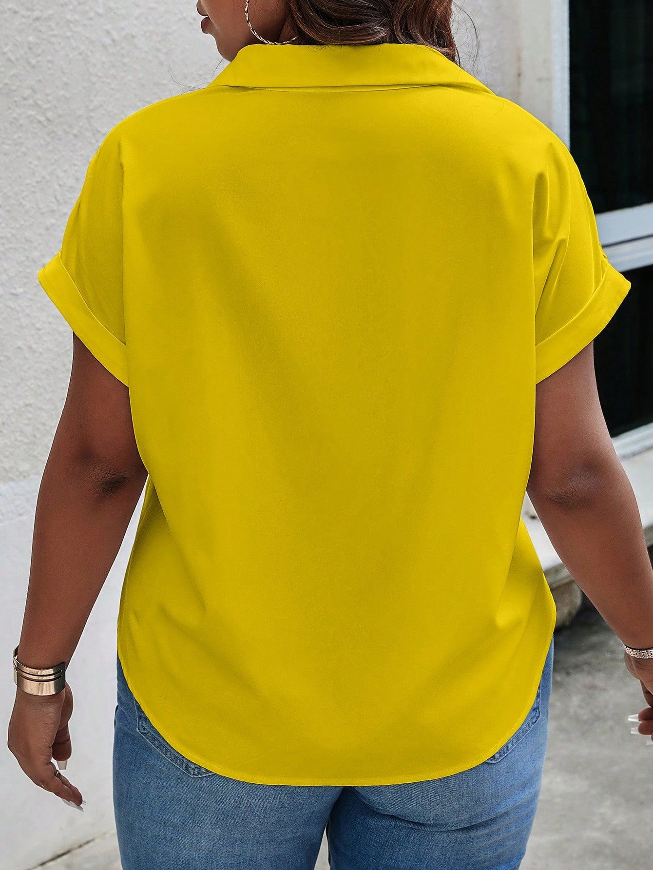 Blusa Feminina Plus Size Manga curta com detalhes Pérola