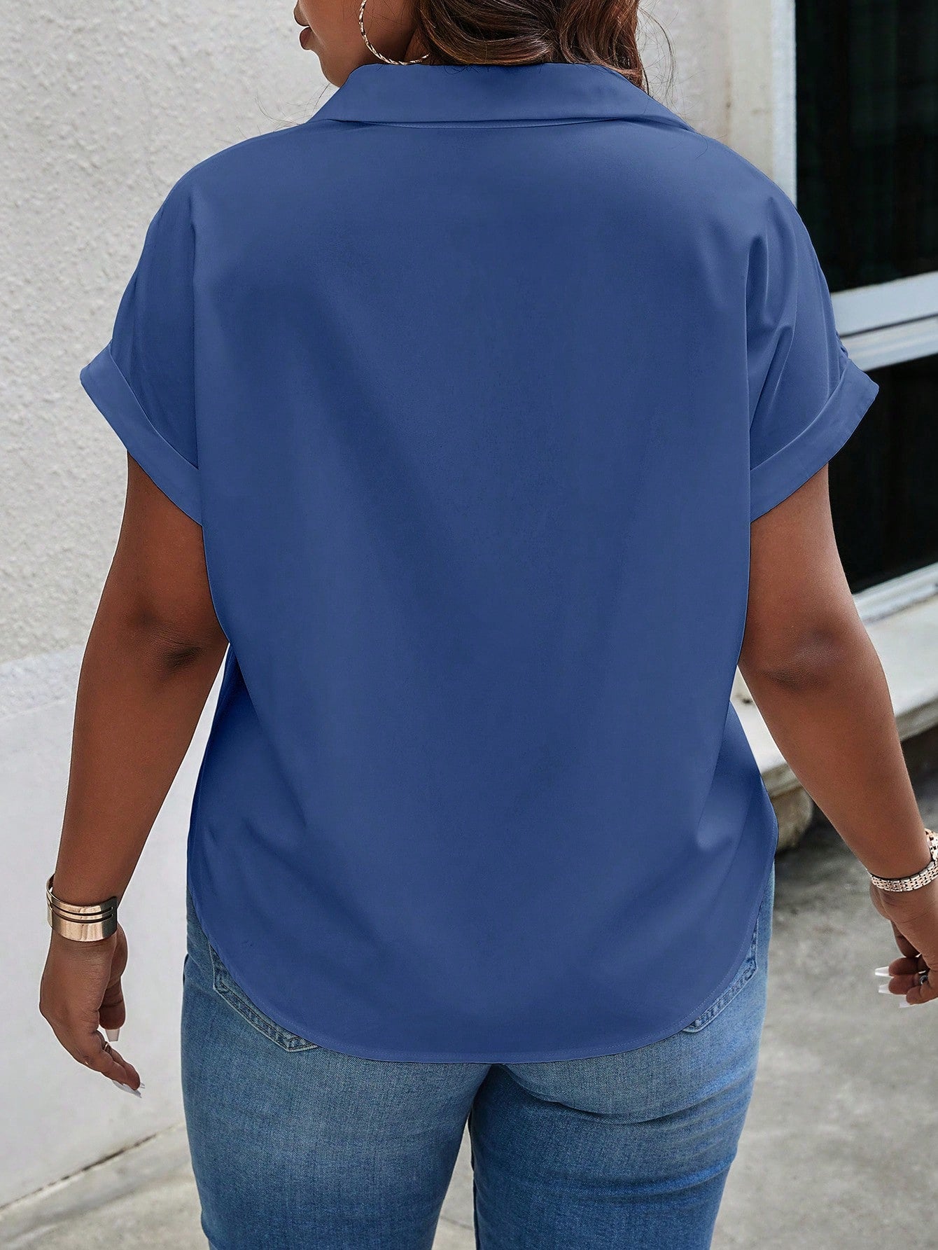 Blusa Feminina Plus Size Manga curta com detalhes Pérola