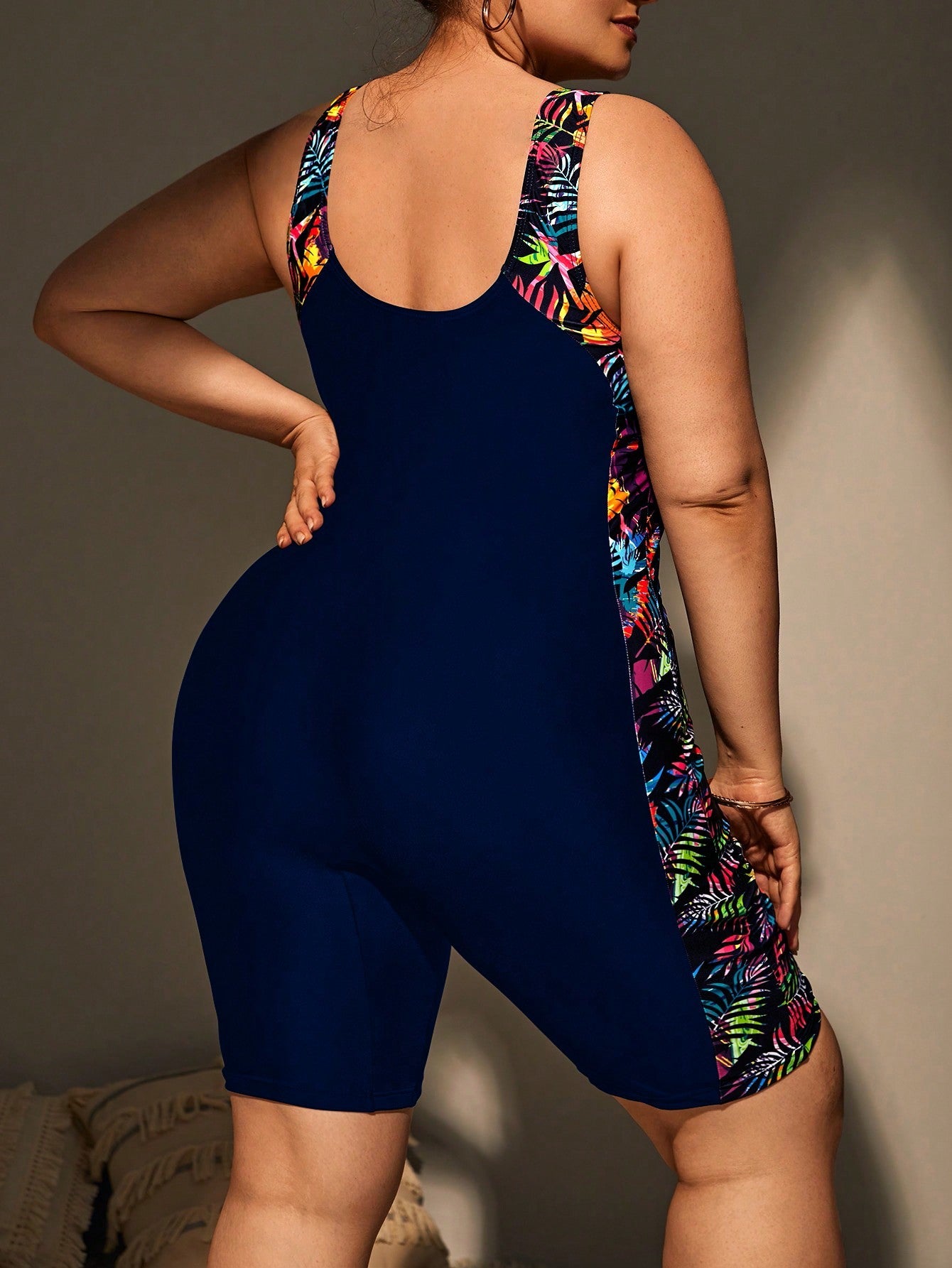 Maiô Feminino Decote U Nathaly. Plus Size.
