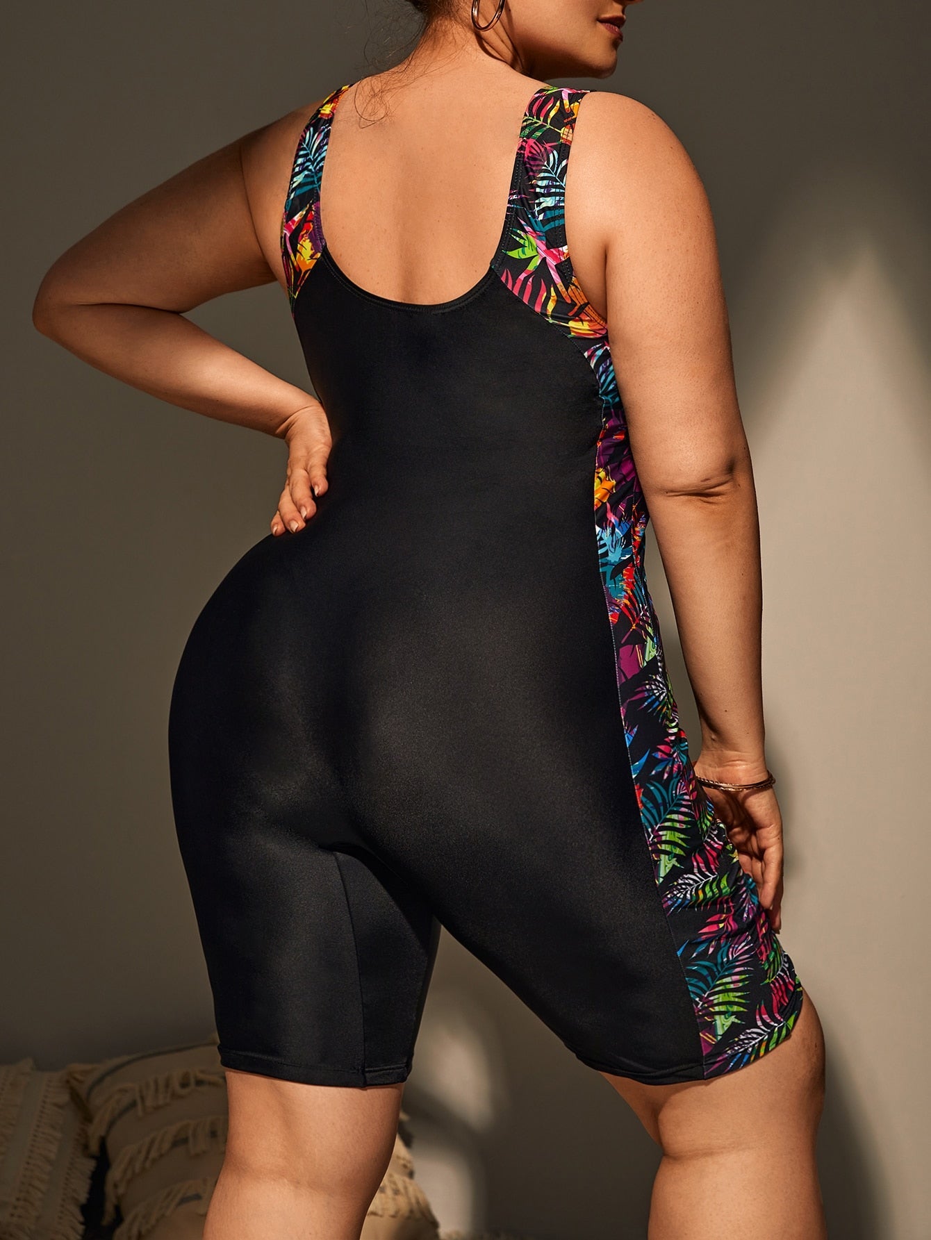 Maiô Feminino Decote U Nathaly. Plus Size.