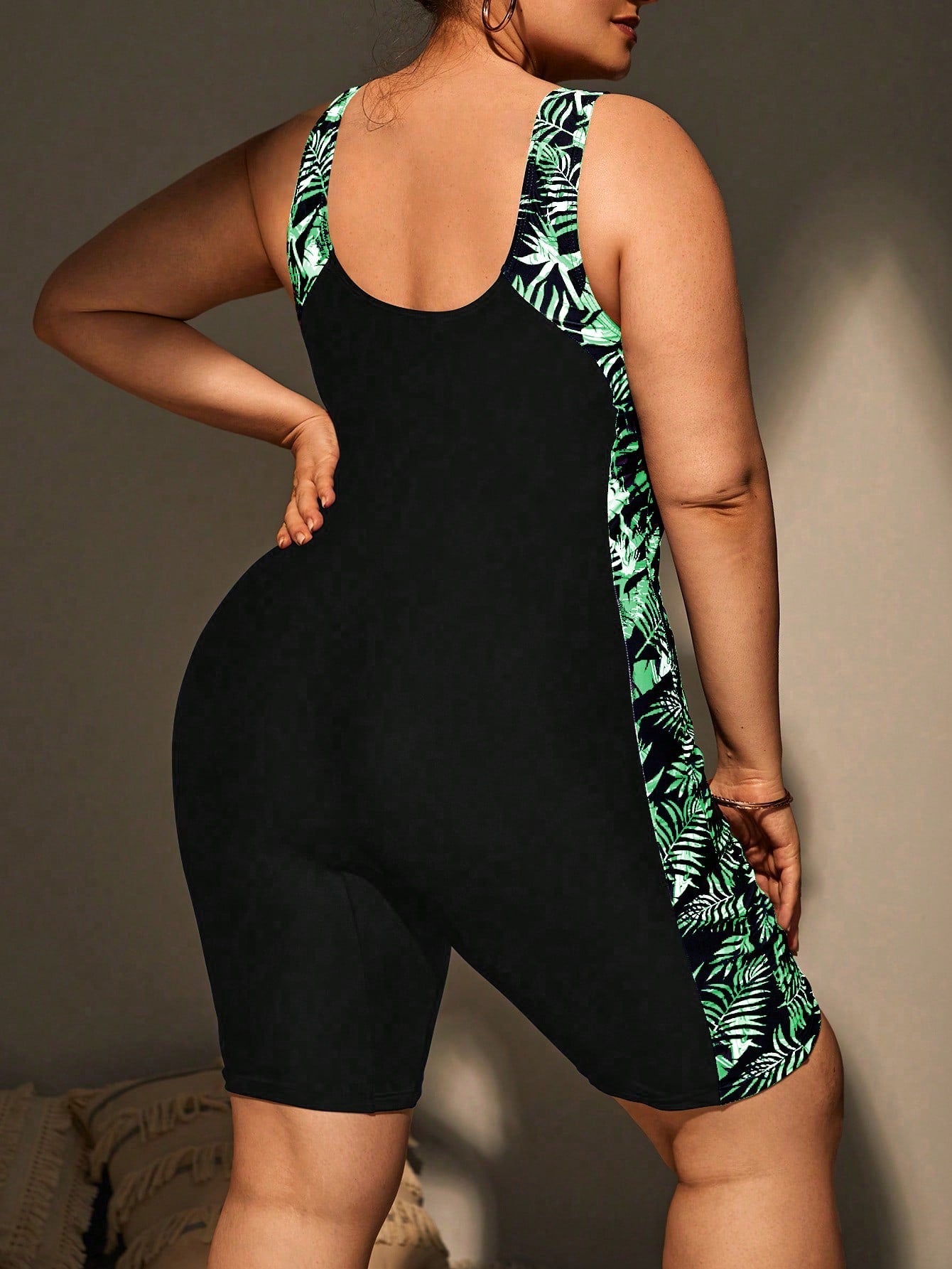 Maiô Feminino Decote U Nathaly. Plus Size.