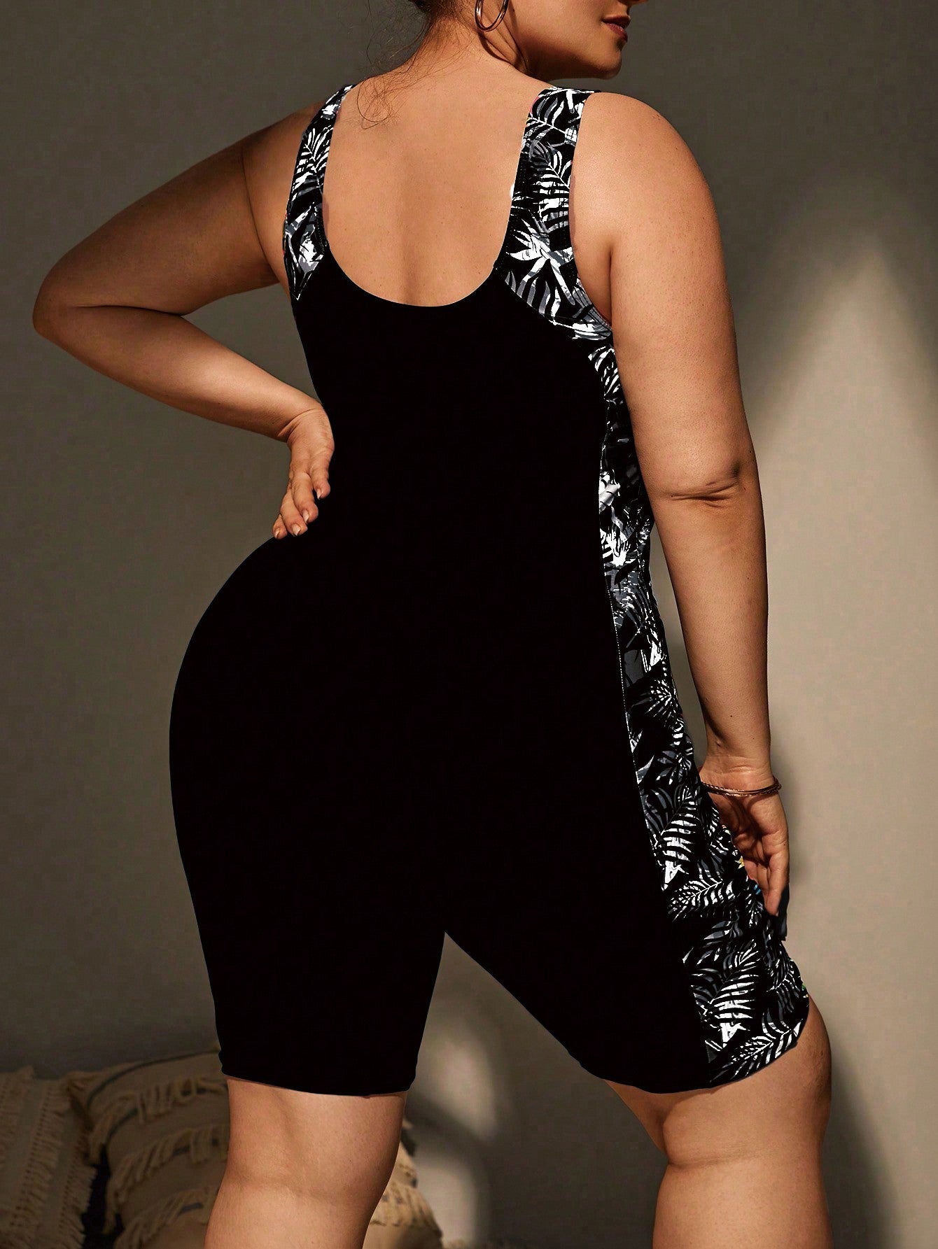 Maiô Feminino Decote U Nathaly. Plus Size.