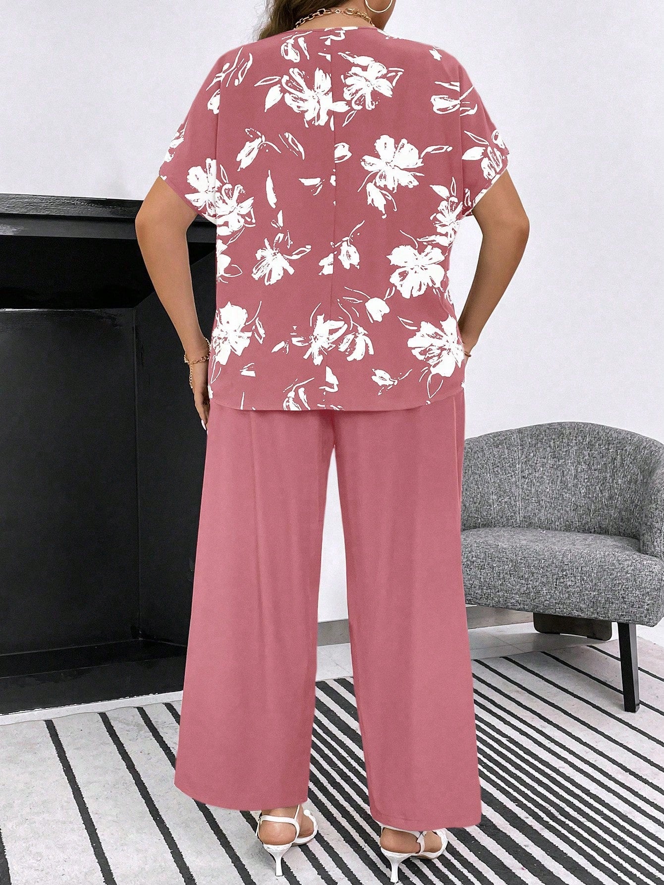 Conjunto Feminino de Blusa e Calça Gina. Plus Size.