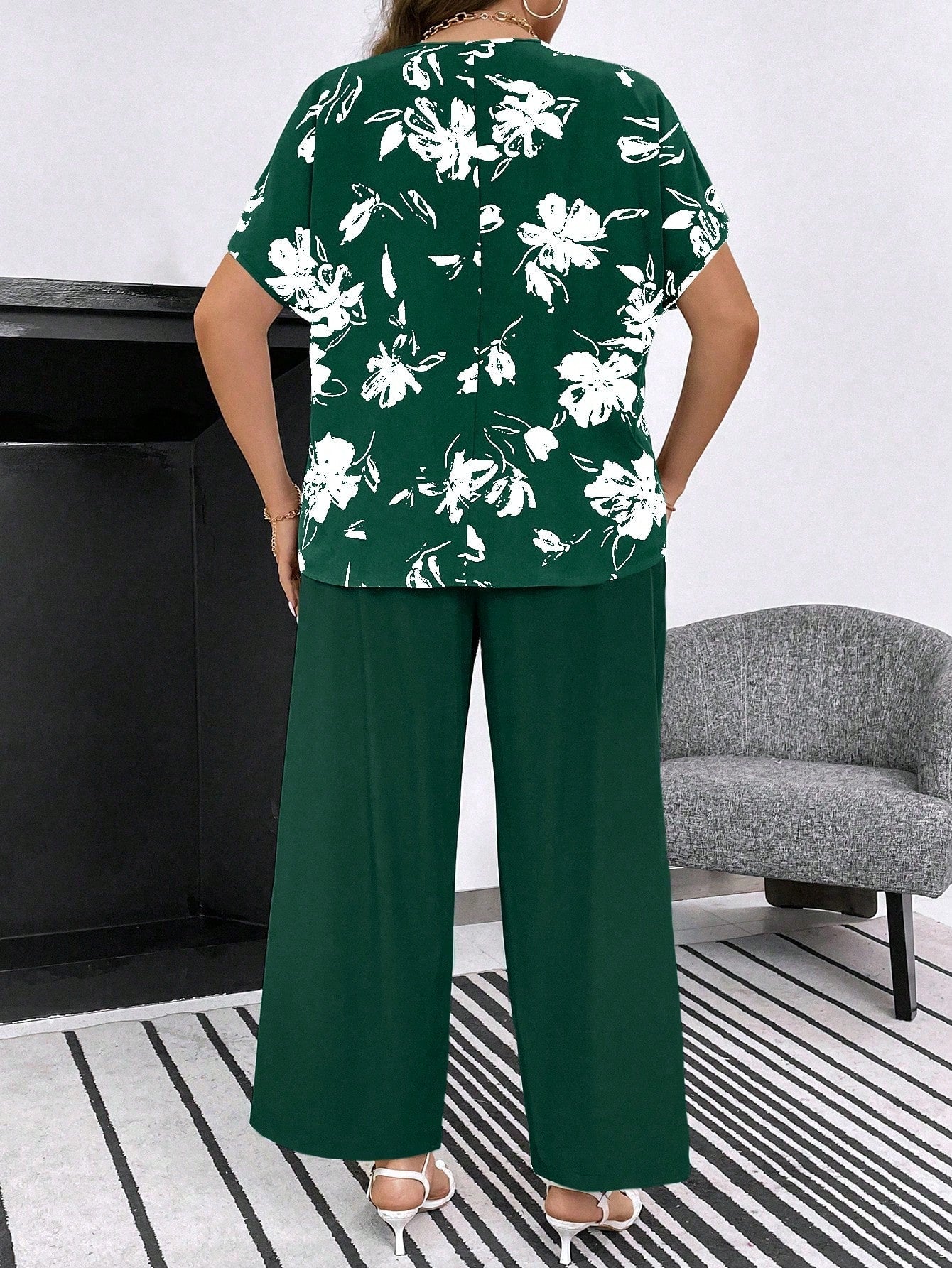 Conjunto Feminino de Blusa e Calça Gina. Plus Size.