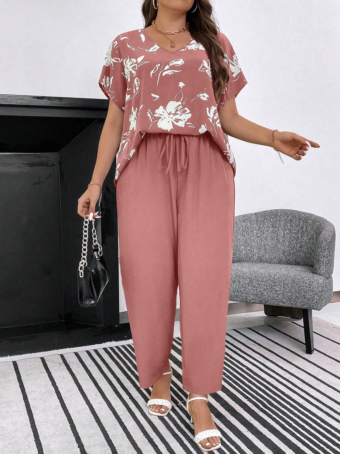 Conjunto Feminino de Blusa e Calça Gina. Plus Size.