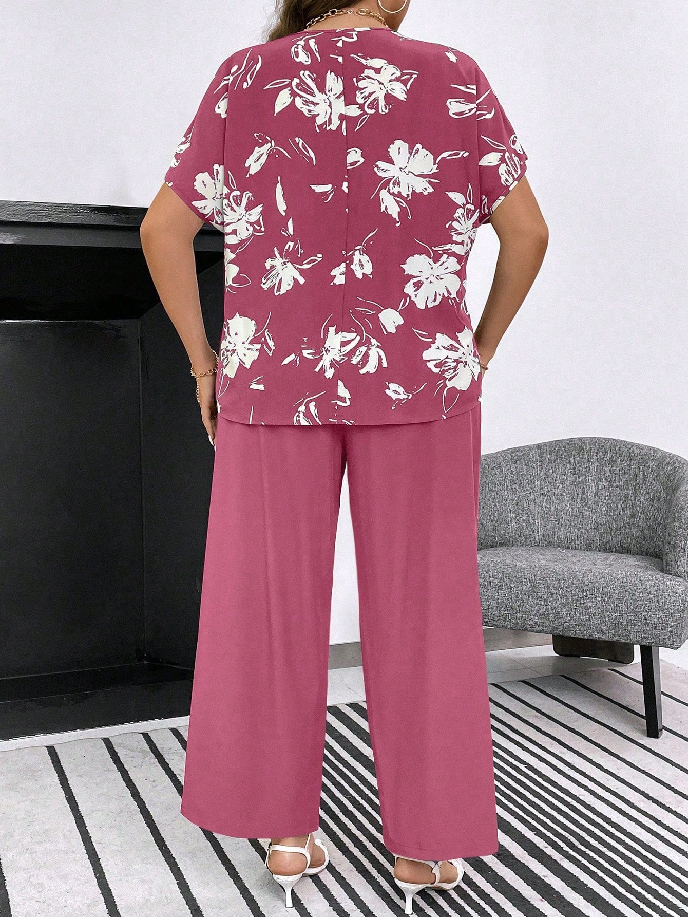 Conjunto Feminino de Blusa e Calça Gina. Plus Size.