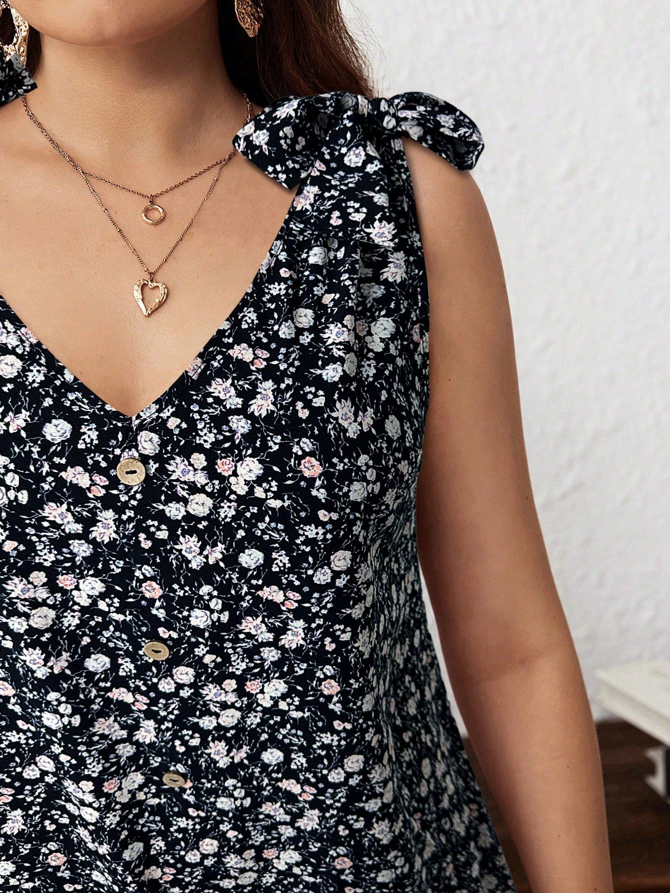 Vestido Feminino Decoração de Laço nos Ombros - Geiliane . Plus Size