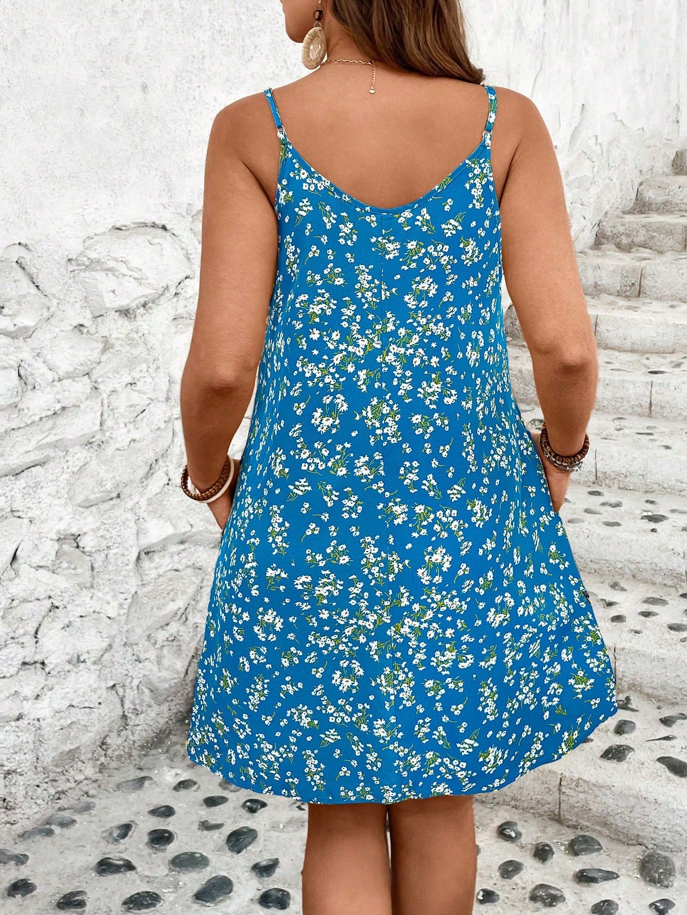 Vestido Feminino com Botões Frontais e Modelagem Soltinha - Poliane . Plus Size