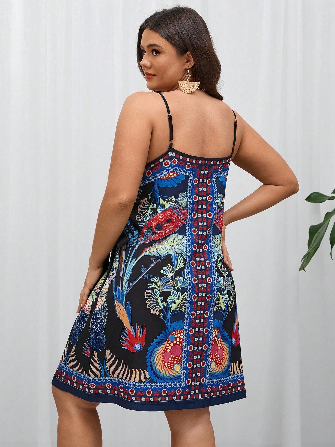 Vestido Feminino Estilo Envelope e Alças Ajustáveis - Raya. Plus Size