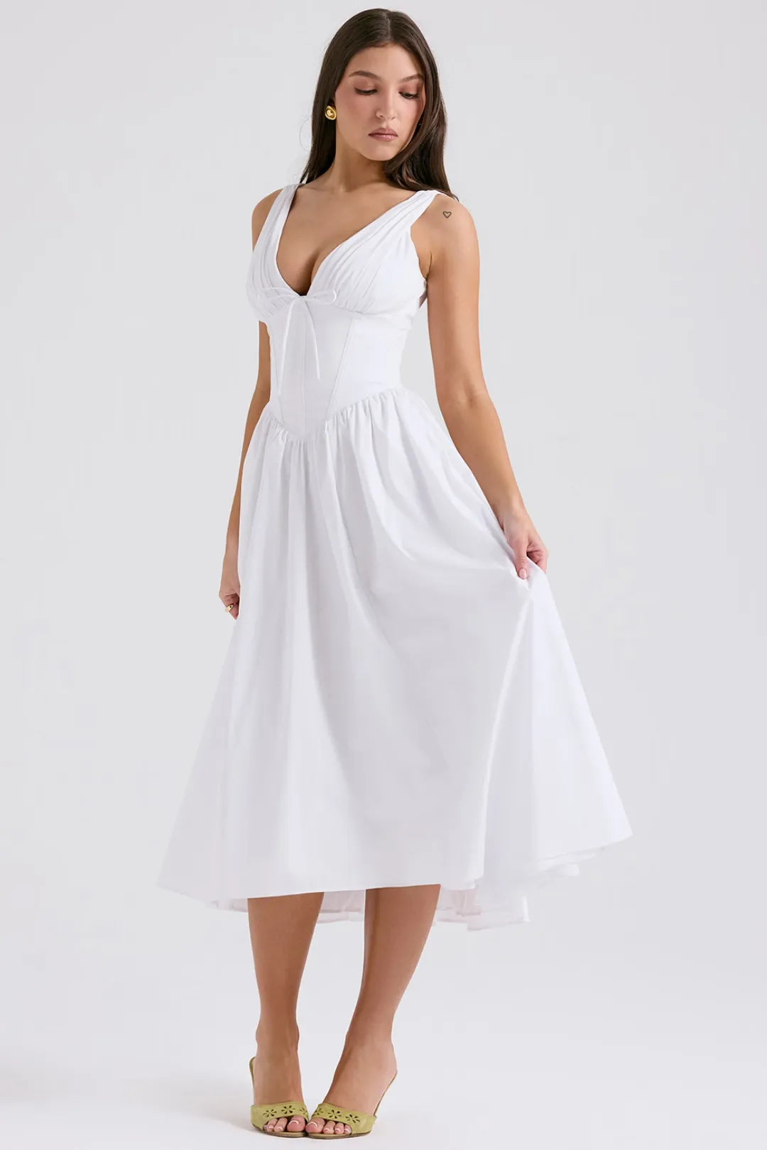 Vestido Midi Liso Modelador Algodão Branco Nobre Modelo Emmelina