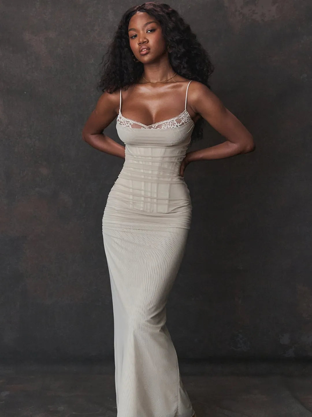 Vestido Longo Slim Fit - Modelo Nhayra
