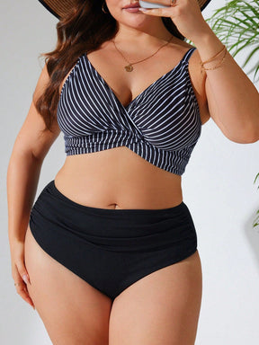 Biquíni Feminino com Top Listrado e Calcinha Cintura Alta - Marianne. Plus Size