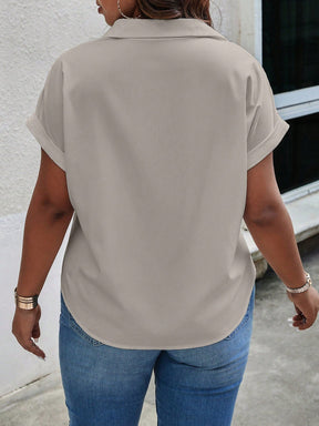 Blusa Feminina Plus Size Manga curta com detalhes Pérola