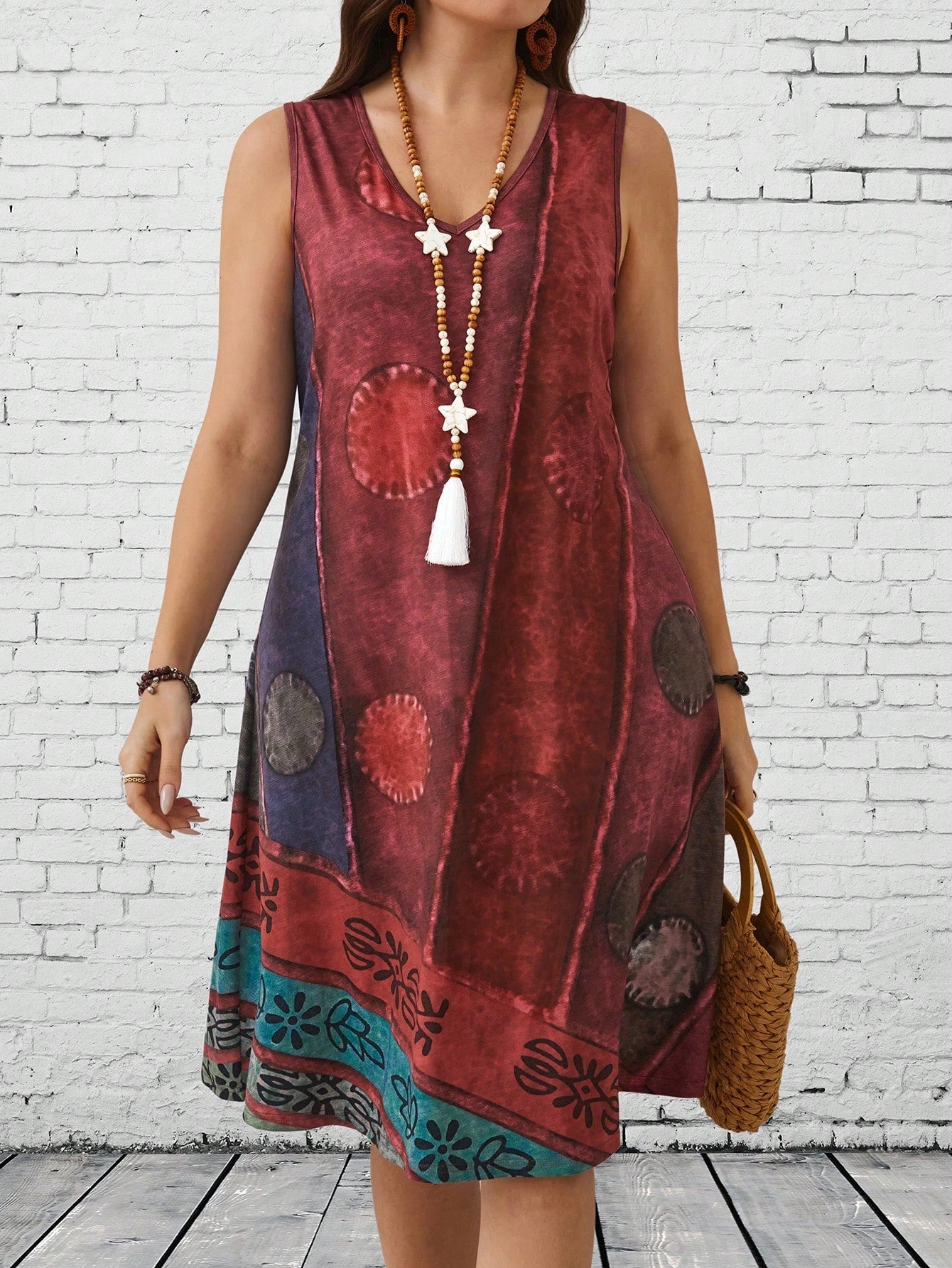Vestido Feminino com detalhe no pescoço V Bruna (sem o acessório). Plus Size