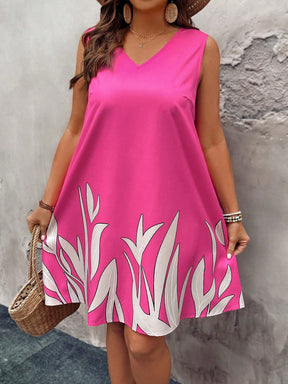 Vestido Feminino com estampa de plantas e detalhe na gola V Lilibeth. Plus Size