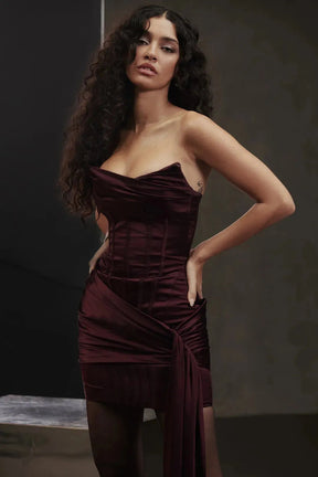 Vestido Curto Modelador Cetim Cereja Modelo Loubella