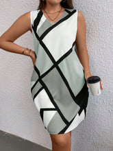 Vestido Feminino com estampa geométricas Alana. Plus Size